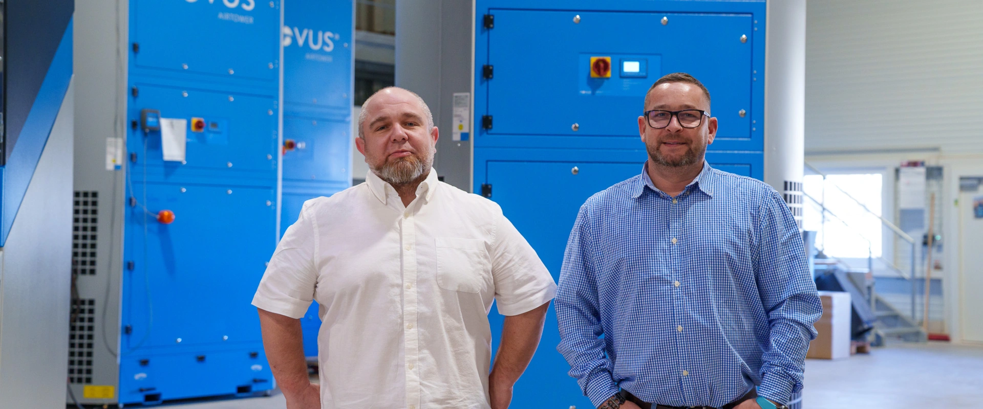 Mitarbeiter telefoniert