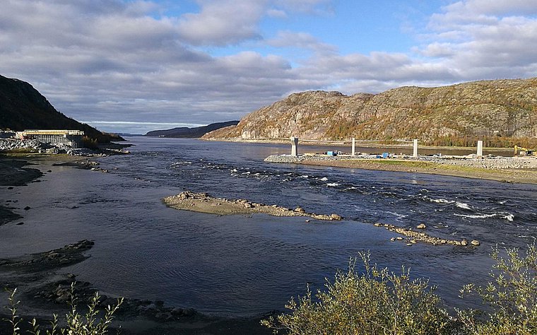 120 Meter lange Netzwerkbogenbrücke nahe des Nordkaps